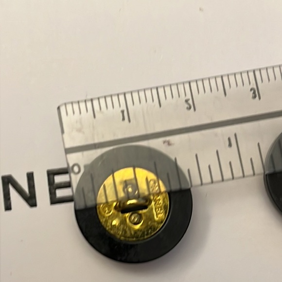 SOLDđź’” AUTHENTIC!! Lot Of 6 Chanel Vintage CC Buttons Gold Black 1990s - Picture 11 of 11